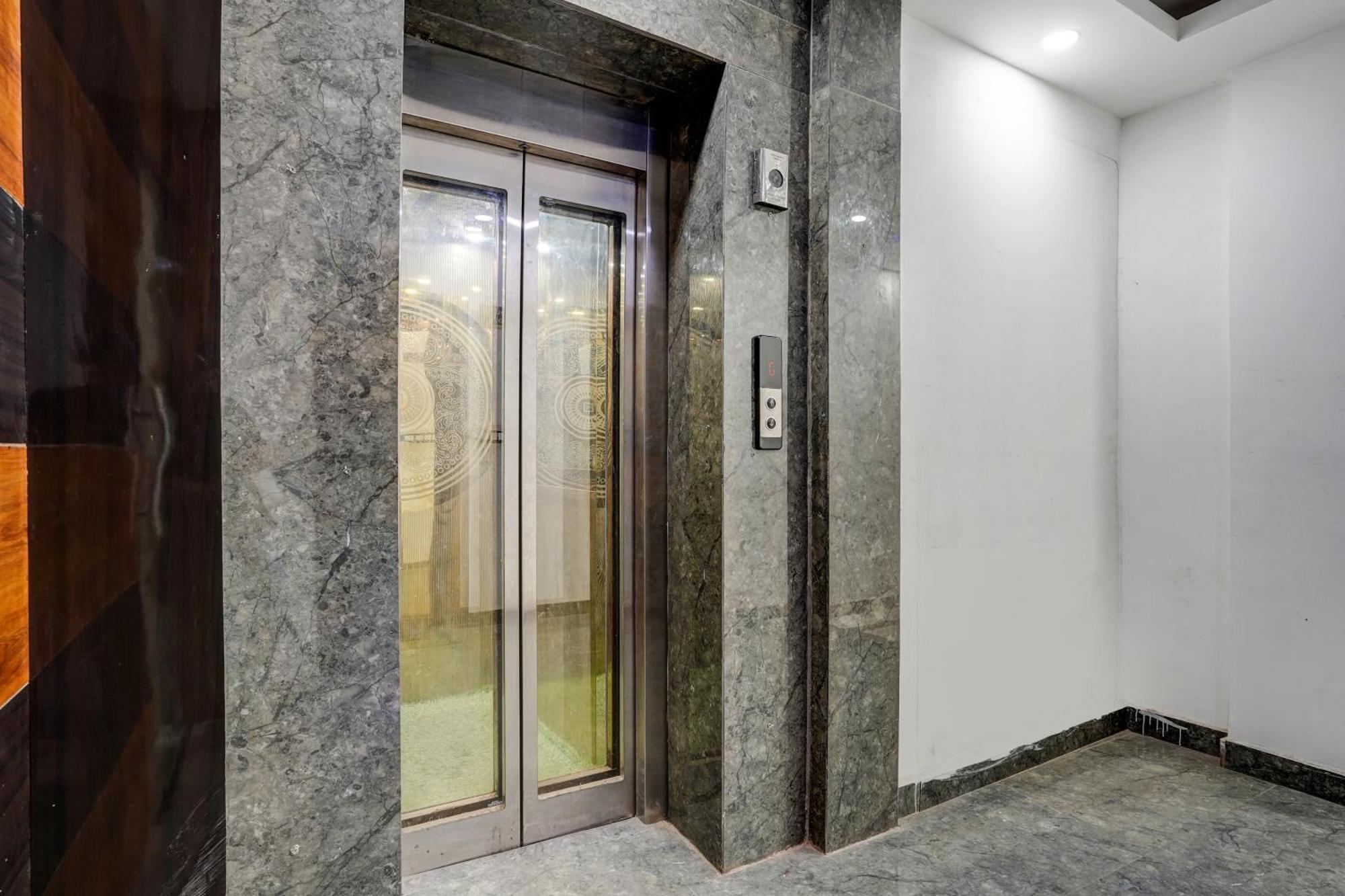 Hotel Hight Krone A Family Hotel Near Igi Airport Delhi New Delhi Exterior photo