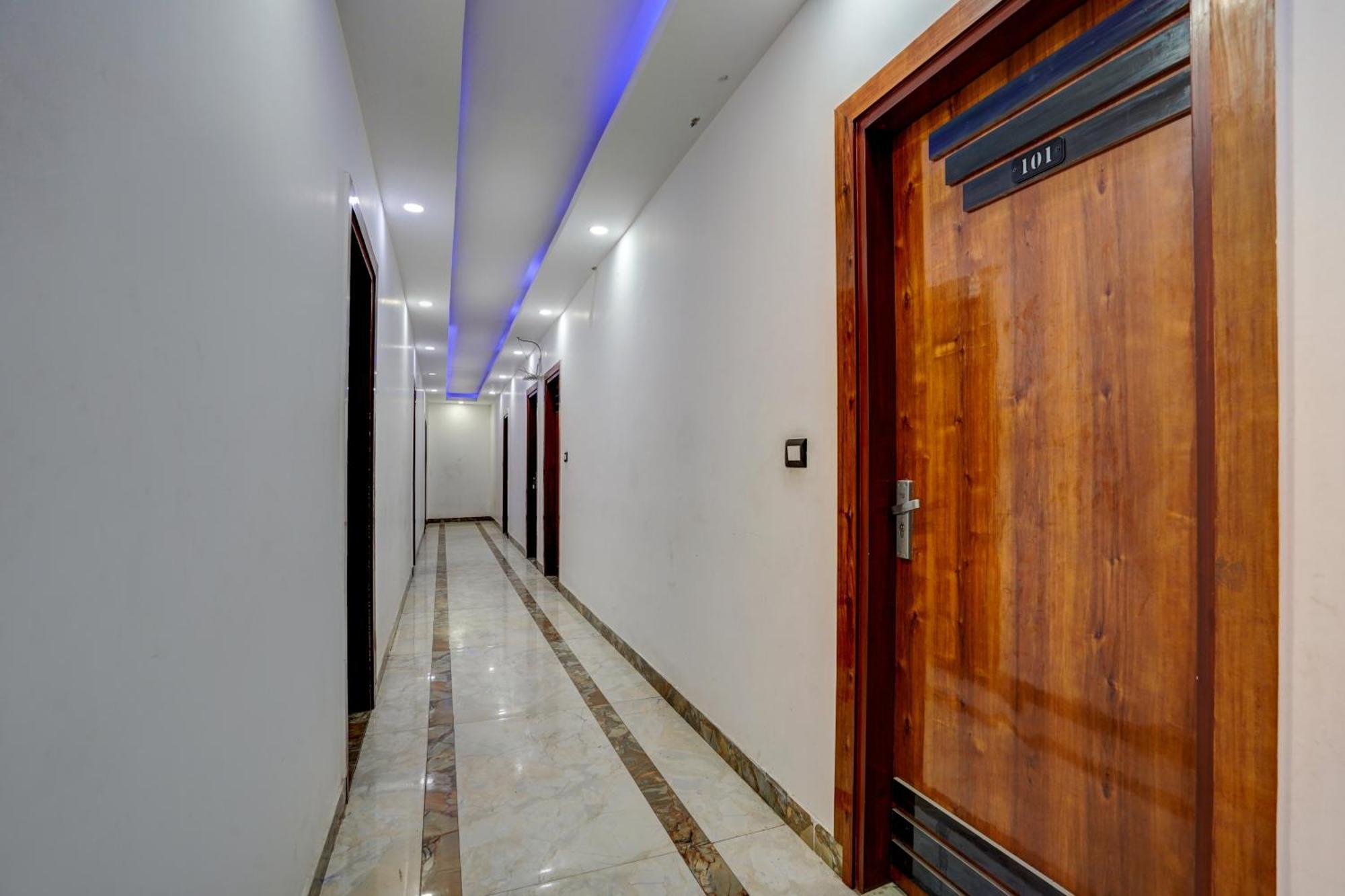 Hotel Hight Krone A Family Hotel Near Igi Airport Delhi New Delhi Exterior photo