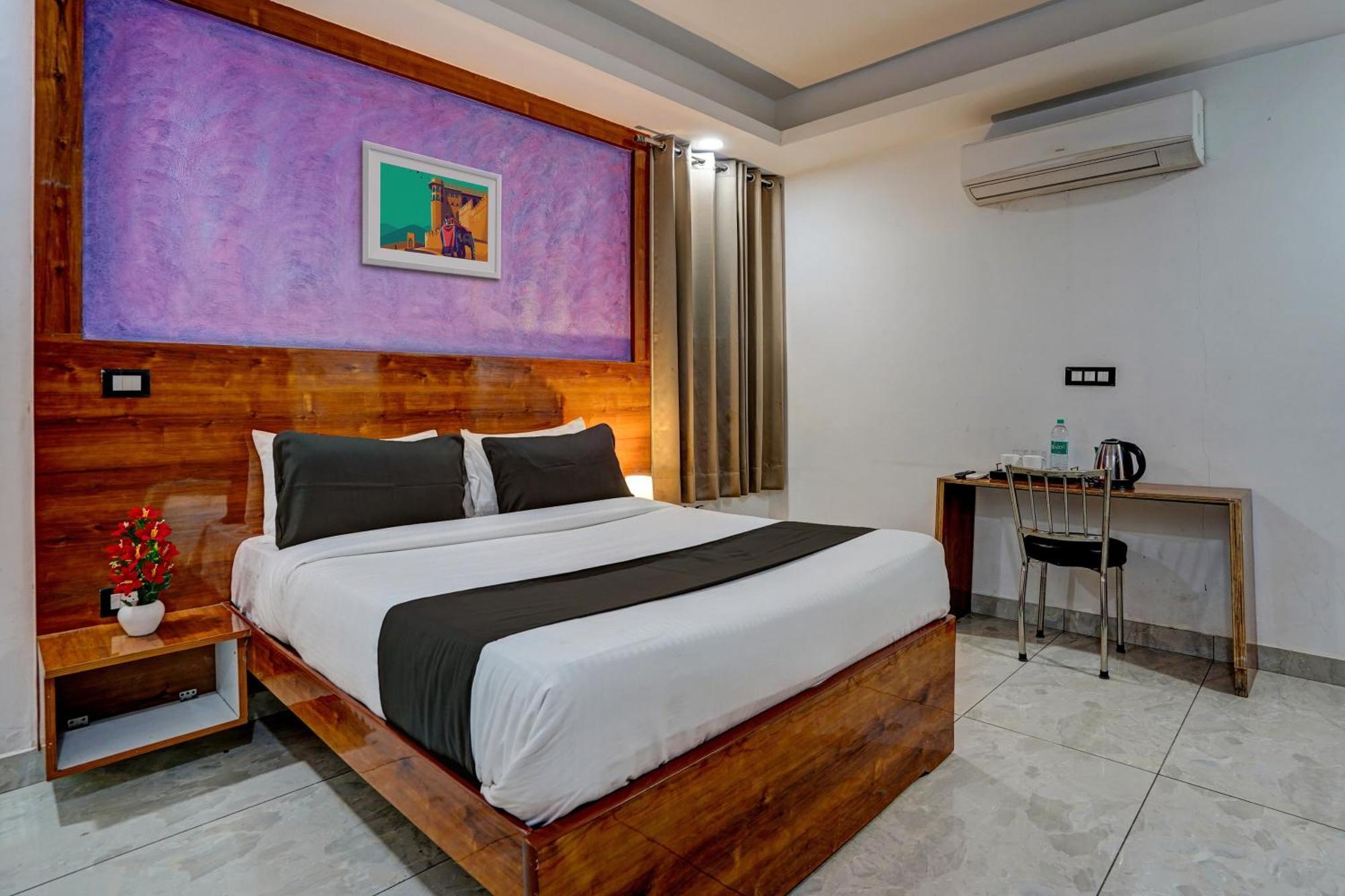 Hotel Hight Krone A Family Hotel Near Igi Airport Delhi New Delhi Exterior photo