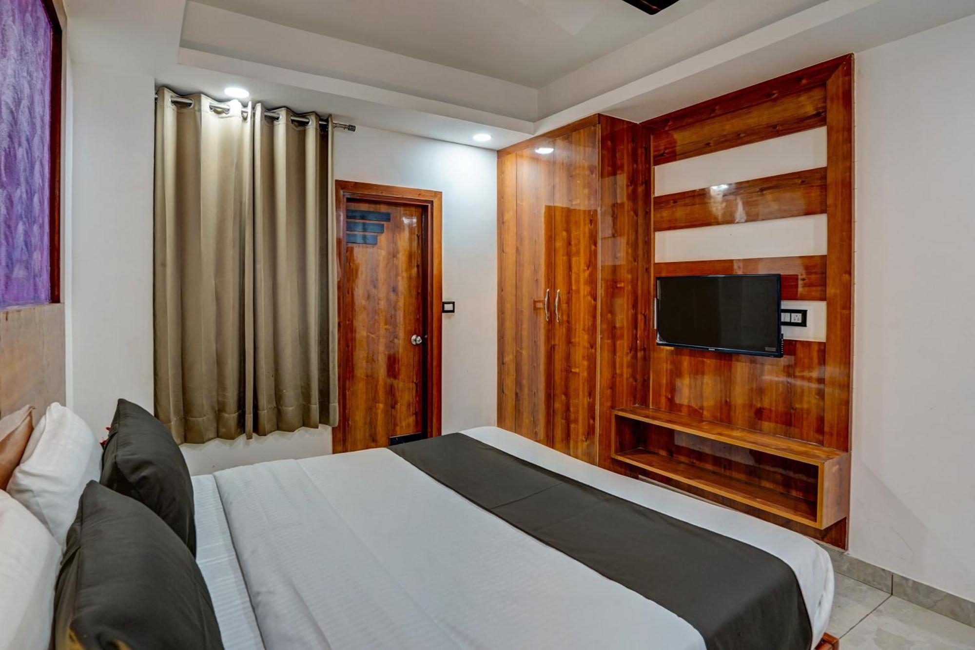Hotel Hight Krone A Family Hotel Near Igi Airport Delhi New Delhi Exterior photo